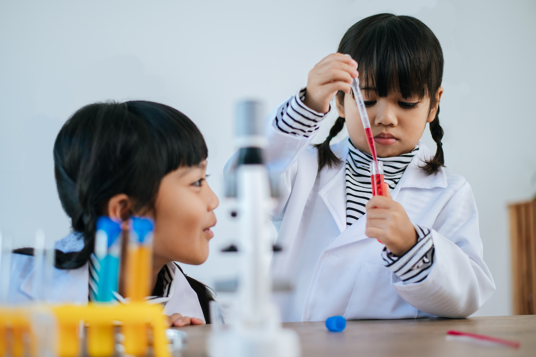 Why Kids Should Learn STEM Early On: 5 Reasons